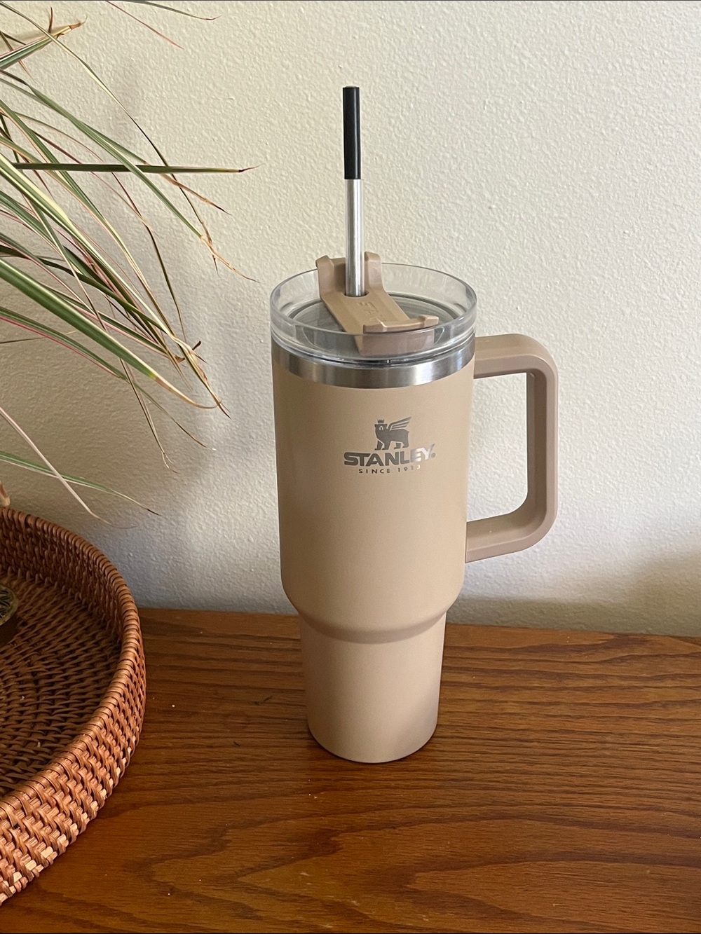 Stanley Tan Travel Mug with Handle and Clear Lid